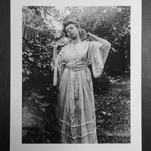 Gretl #5, (Margarethe), Jahrhundertwende 19./20. Jahrhundert, Fotograf:in unbekannt, Sammlung Koeppel. Kat. No. H2026.170 - Photo/FineArt Reprint 17cm x 22cm