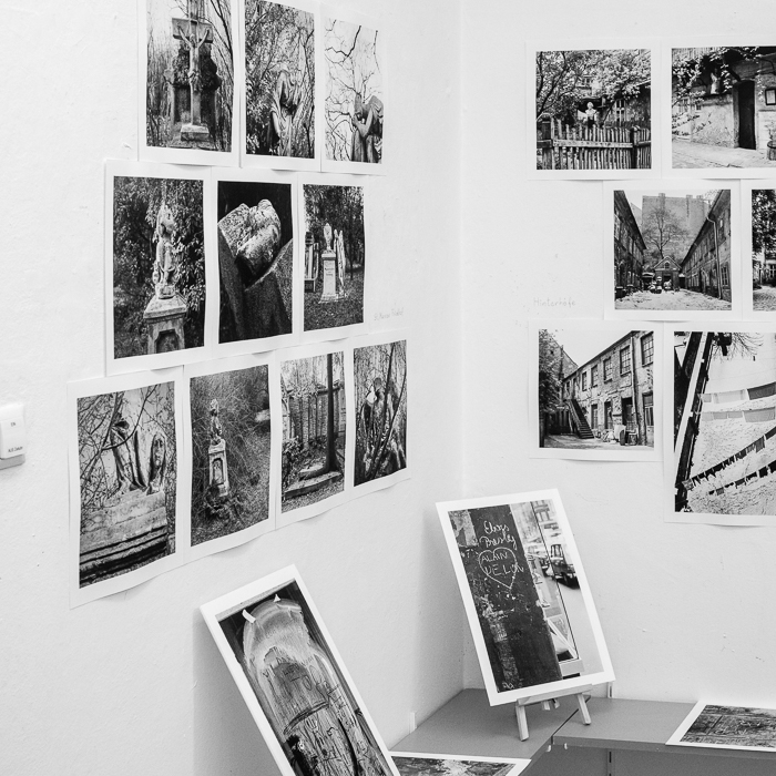 Serie St. Marxer Friedhof / Serie Hinterhöfe /  Serie Mauergedichte