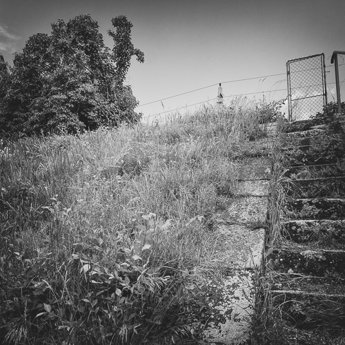 Einer der letzten Reste…mit Treppe zum Wienfluss,
<br> 2020 © Herbert Koeppel - Kat. No. D20200530.2